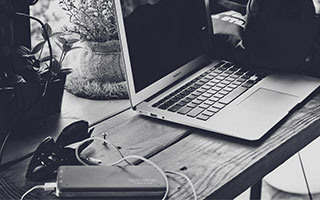 Whales Accumulating ENA, LINK, AAVE: The Data Behind the Altcoin Rally